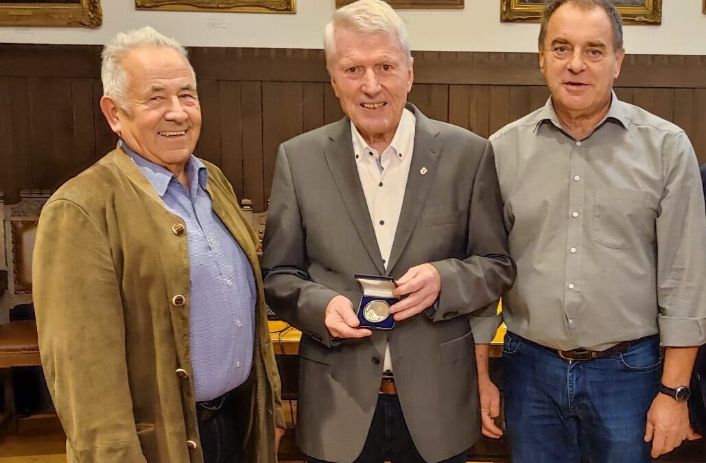 Heiserer Medaille für Otto Zwiefelhofer